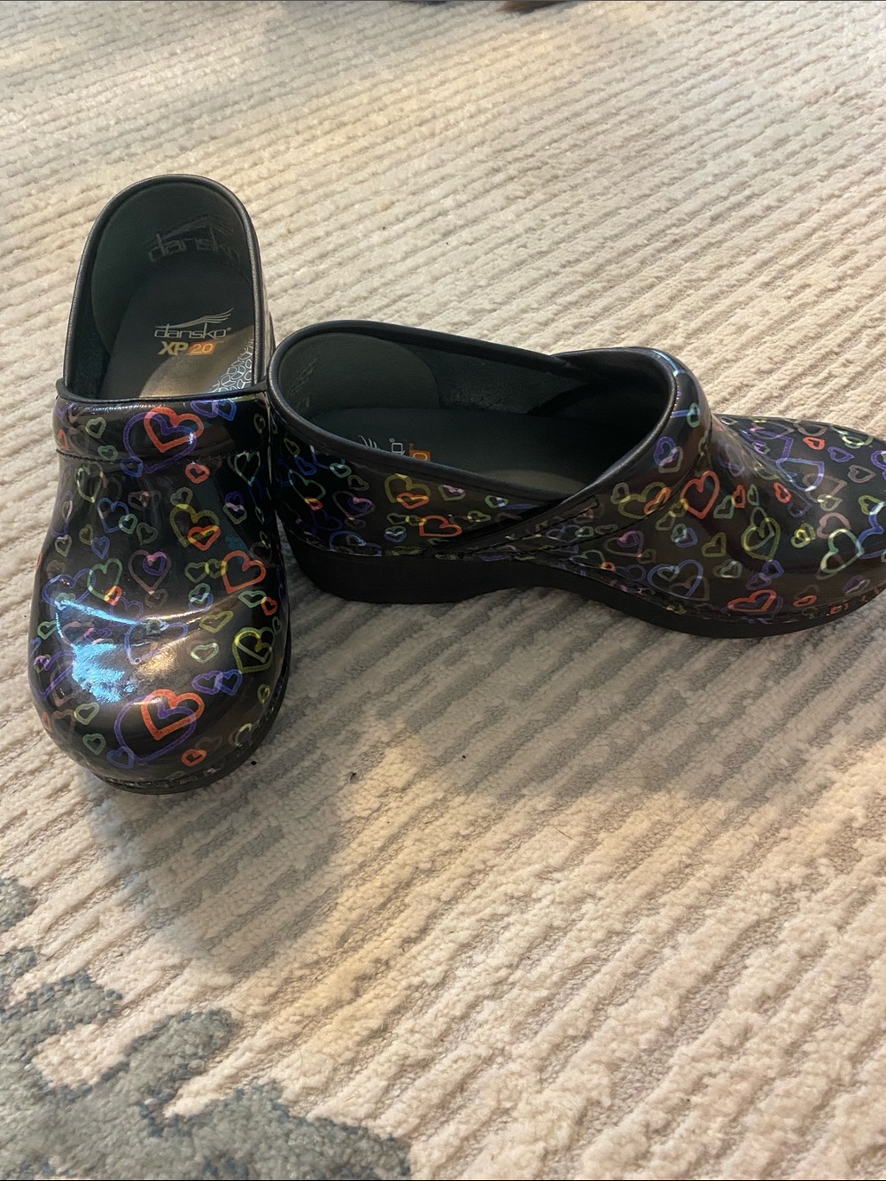 Dansko XP 2.0 Rainbow Heart Pattern Patent Shoes-Size 39/9-9.5US